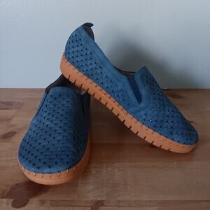 GLOLILY Elle WavePerf/ Walking Shoes Slip-On Navy Size: 8M NWOB